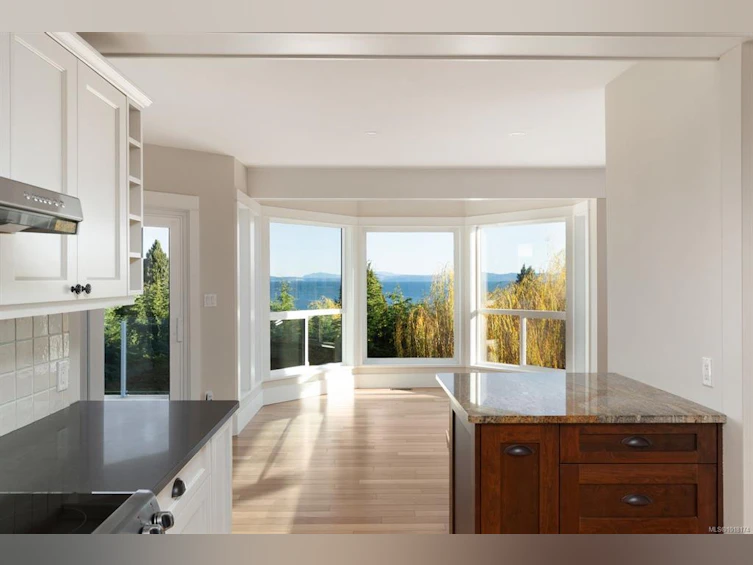5055 Lochside Drive, Saanich, BC, V8Y 2G1 - 19