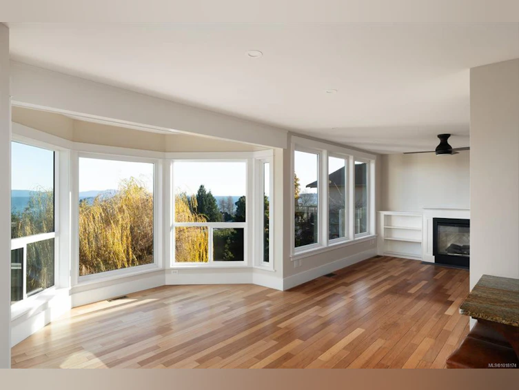 5055 Lochside Drive, Saanich, BC, V8Y 2G1 - 13