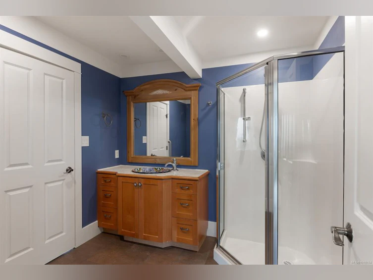 5055 Lochside Drive, Saanich, BC, V8Y 2G1 - 35