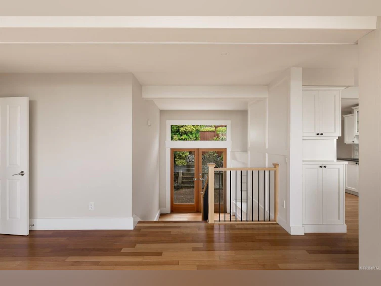 5055 Lochside Drive, Saanich, BC, V8Y 2G1 - 23