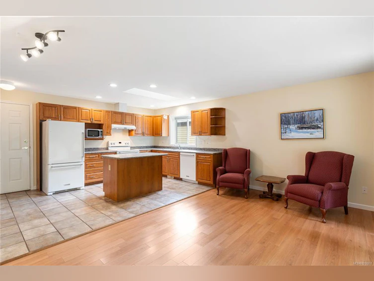 515 Seaward Way, Qualicum Beach, BC, V9K 1T8 - 21