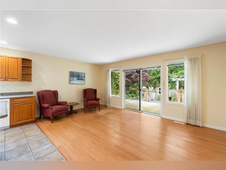 515 Seaward Way, Qualicum Beach, BC, V9K 1T8 - 22