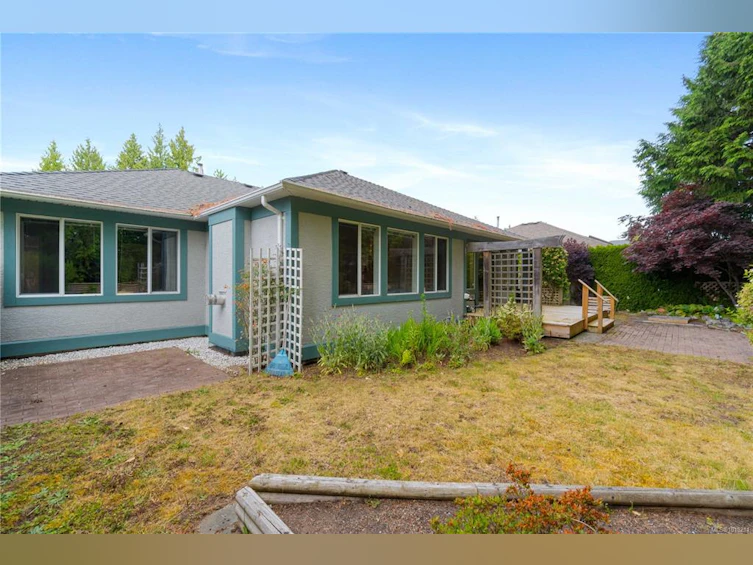 515 Seaward Way, Qualicum Beach, BC, V9K 1T8 - 37