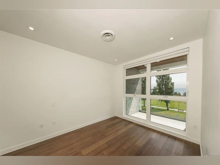 302-9570 Fifth Street, Sidney, BC, V8L 2W5 - 8