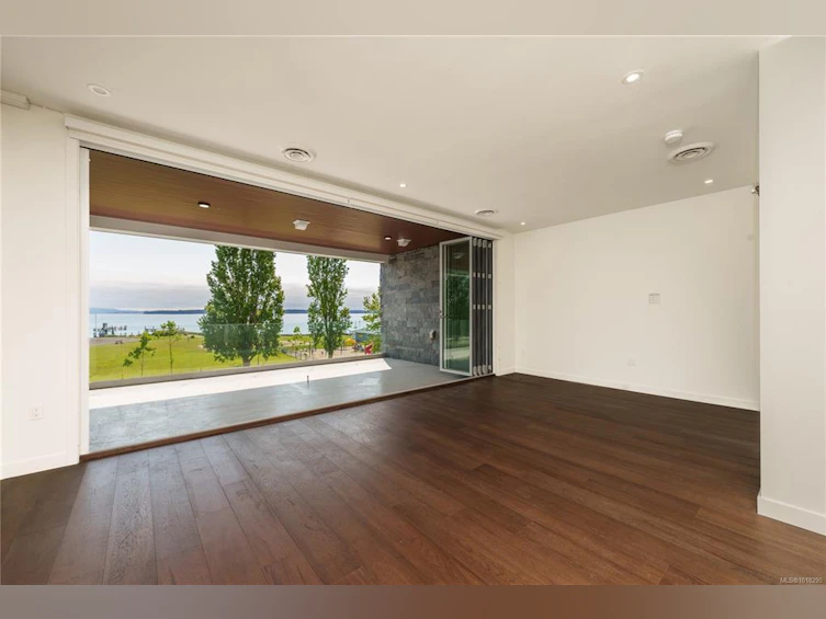 302-9570 Fifth Street, Sidney, BC, V8L 2W5 - 20