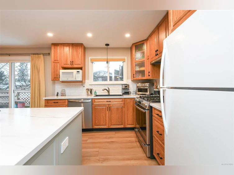 1710 Dingwall Road, Courtenay, BC, V9N 3S9 - 12