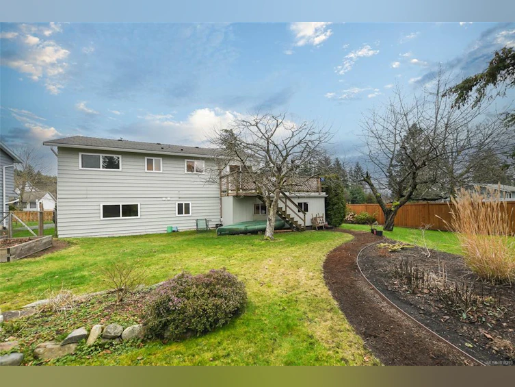 1710 Dingwall Road, Courtenay, BC, V9N 3S9 - 4