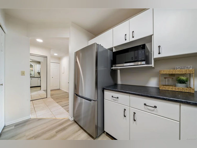 402-1121 Oscar Street, Victoria, BC, V8V 2X3 - 6