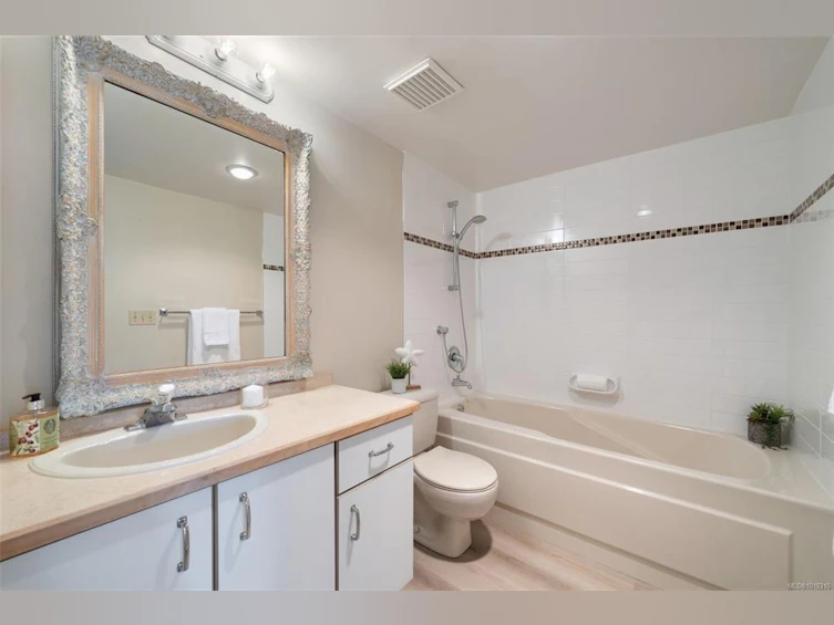 402-1121 Oscar Street, Victoria, BC, V8V 2X3 - 14