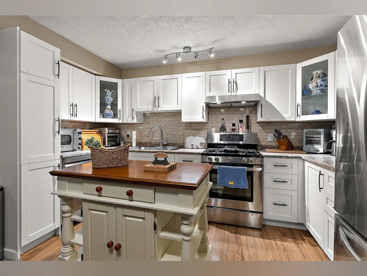 1602 Mayneview Terrace, North Saanich, BC, V8L 5E7 - 45