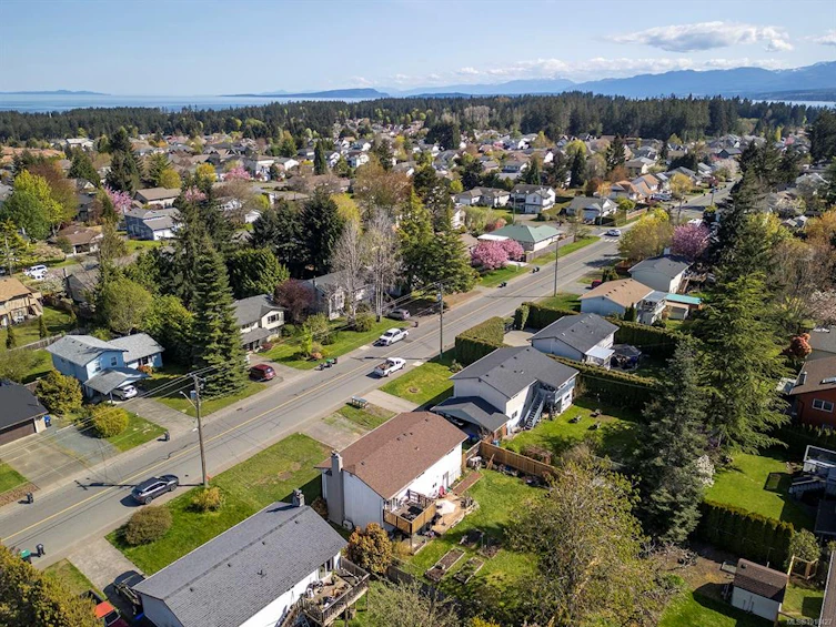 667 Torrence Road, Comox, BC, V9M 3H6 - 36