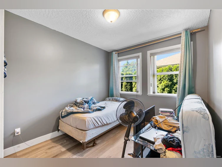 4202 Quadra Street, Saanich, BC, V8X 1L4 - 38