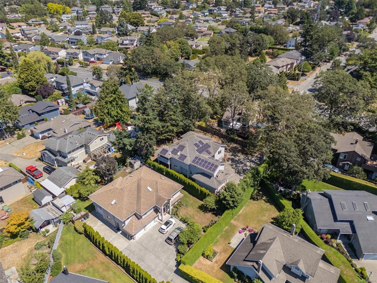 4202 Quadra Street, Saanich, BC, V8X 1L4 - 54