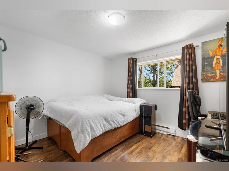 4202 Quadra Street, Saanich, BC, V8X 1L4 - 25