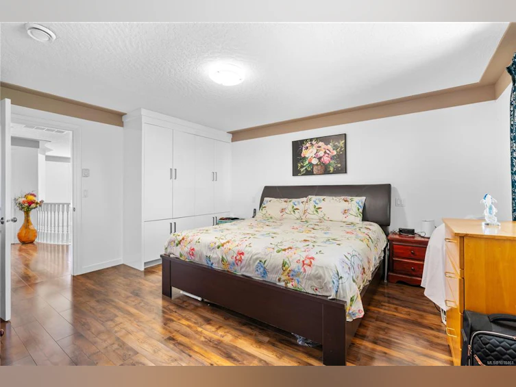 4202 Quadra Street, Saanich, BC, V8X 1L4 - 22