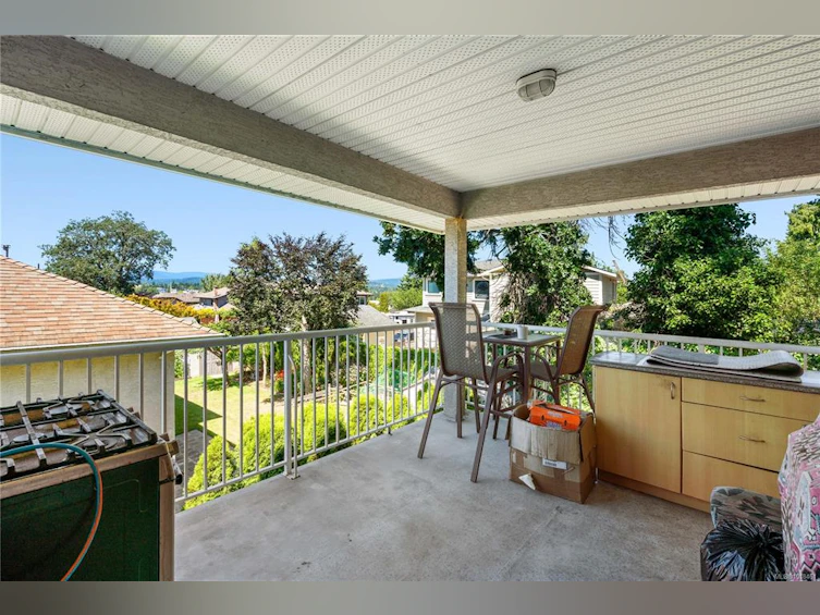 4202 Quadra Street, Saanich, BC, V8X 1L4 - 27