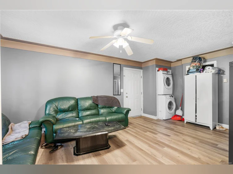 4202 Quadra Street, Saanich, BC, V8X 1L4 - 36