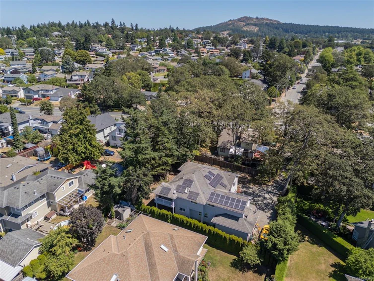 4202 Quadra Street, Saanich, BC, V8X 1L4 - 53