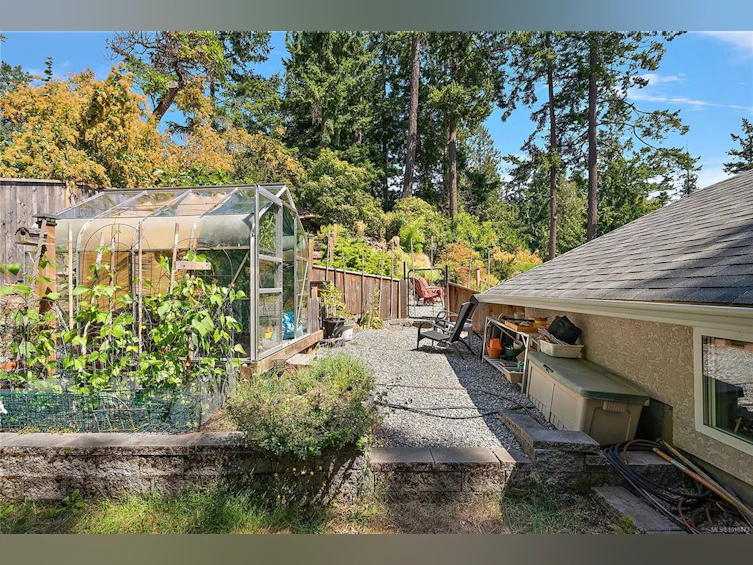 2250 Tryon Road, North Saanich, BC, V8L 5H7 - 35