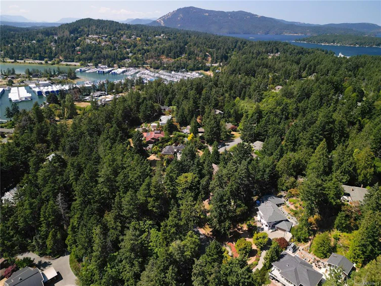 2250 Tryon Road, North Saanich, BC, V8L 5H7 - 38