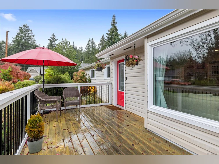 217 Valdez Avenue, Qualicum Beach, BC, V9K 1R8 - 11