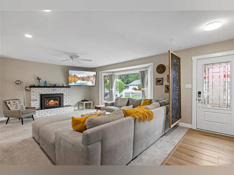 217 Valdez Avenue, Qualicum Beach, BC, V9K 1R8 - 14
