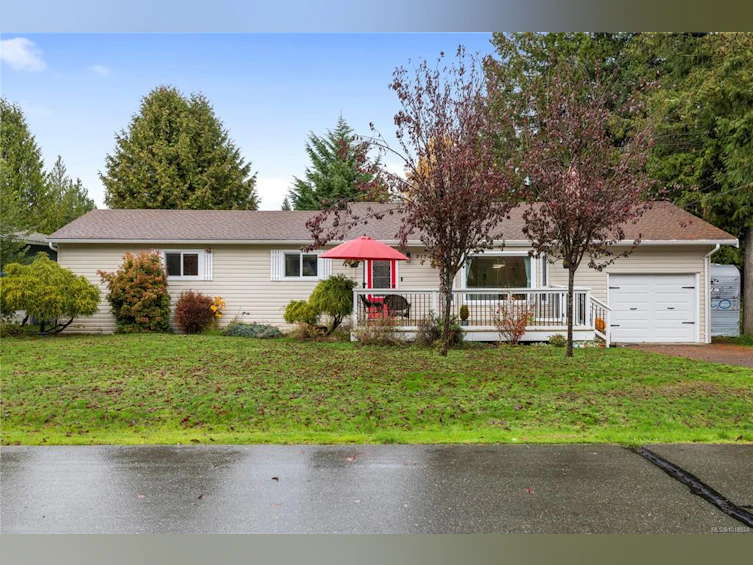 217 Valdez Avenue, Qualicum Beach, BC, V9K 1R8 - 9