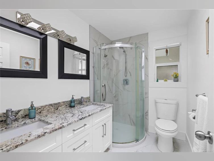 217 Valdez Avenue, Qualicum Beach, BC, V9K 1R8 - 7