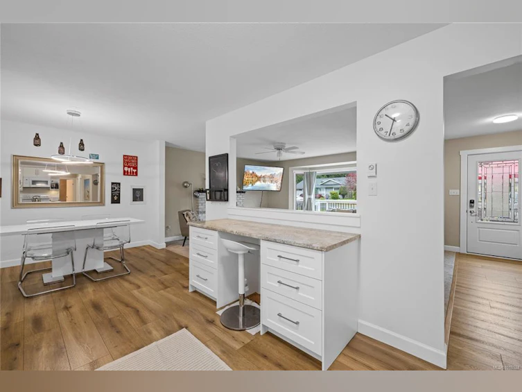 217 Valdez Avenue, Qualicum Beach, BC, V9K 1R8 - 22
