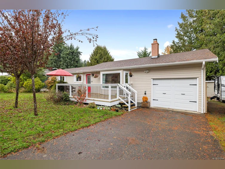 217 Valdez Avenue, Qualicum Beach, BC, V9K 1R8 - 10