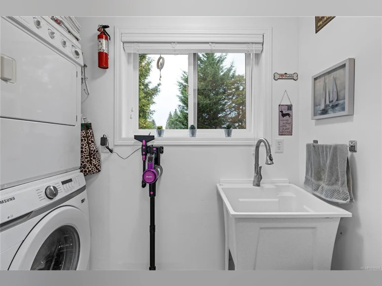 217 Valdez Avenue, Qualicum Beach, BC, V9K 1R8 - 36