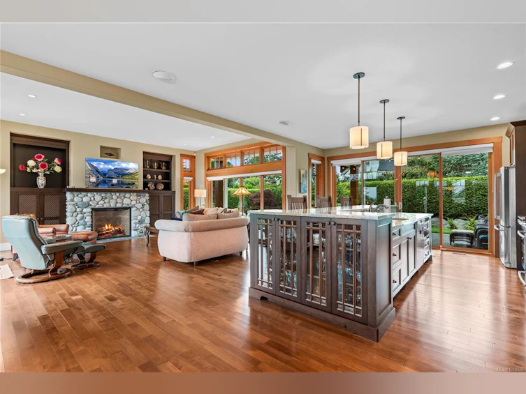 942 Bluffs Drive, Qualicum Beach, BC, V9K 0A2 - 4