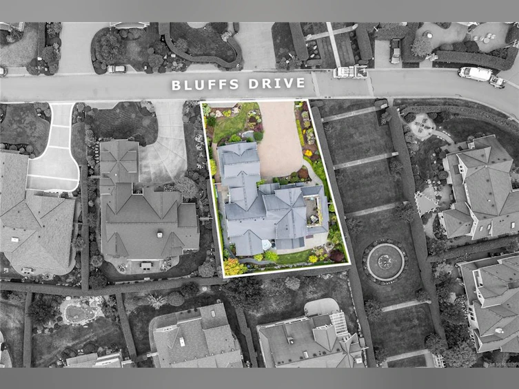 942 Bluffs Drive, Qualicum Beach, BC, V9K 0A2 - 10