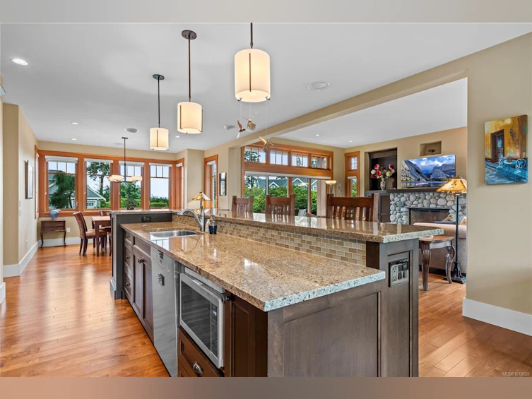 942 Bluffs Drive, Qualicum Beach, BC, V9K 0A2 - 6