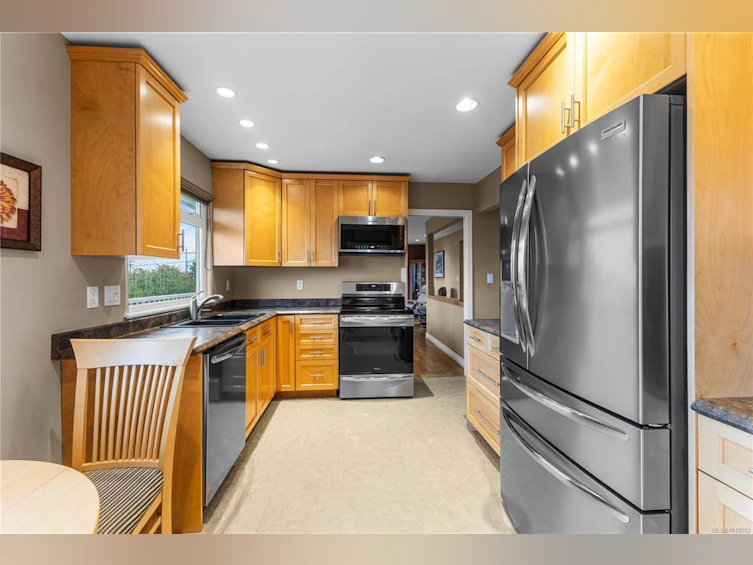 60 Mclean Street, Campbell River, BC, V9W 2L9 - 4