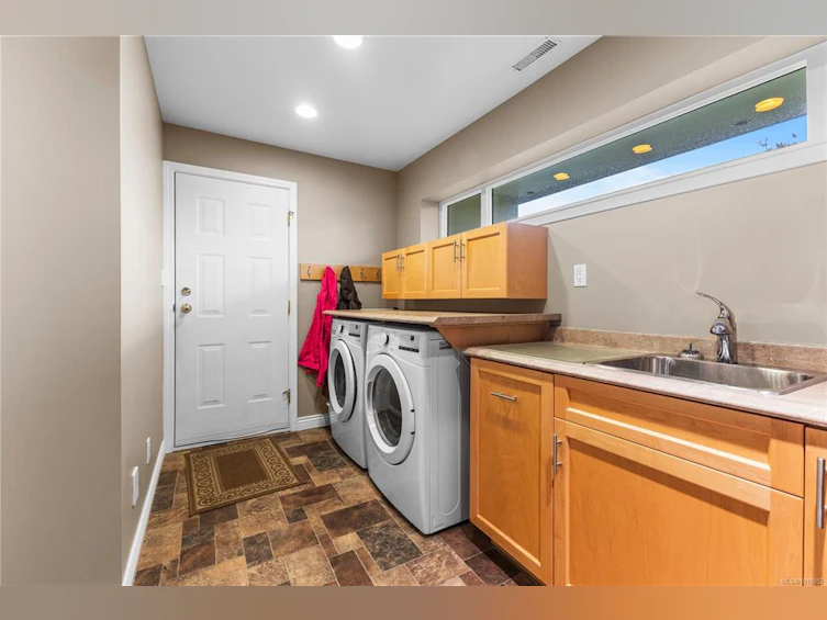 60 Mclean Street, Campbell River, BC, V9W 2L9 - 28