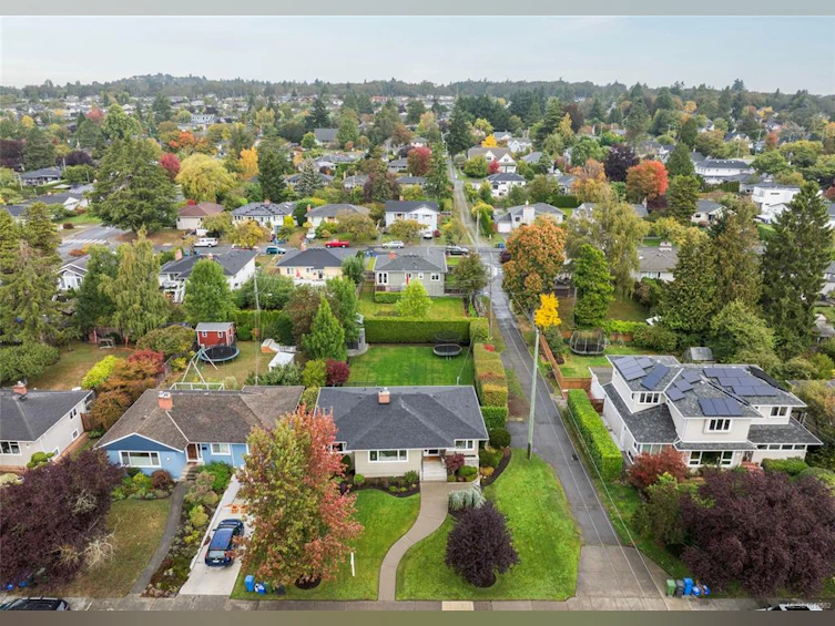 2248 Pacific Avenue, Oak Bay, BC, V8R 2V5 - 3