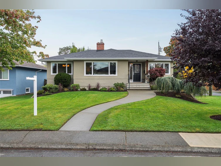 2248 Pacific Avenue, Oak Bay, BC, V8R 2V5 - 2