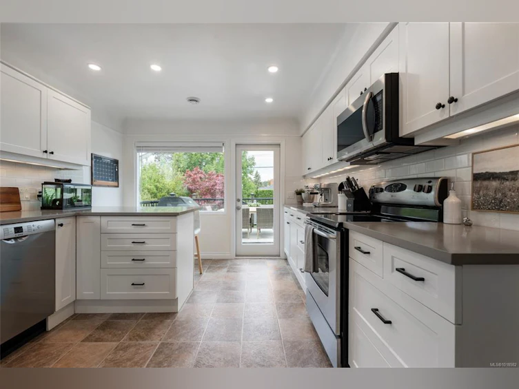 2248 Pacific Avenue, Oak Bay, BC, V8R 2V5 - 26