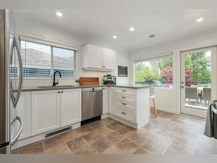 2248 Pacific Avenue, Oak Bay, BC, V8R 2V5 - 27