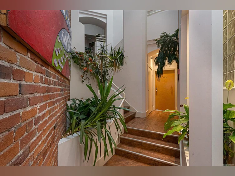 302-1407 Government Street, Victoria, BC, V8W 1Z1 - 3