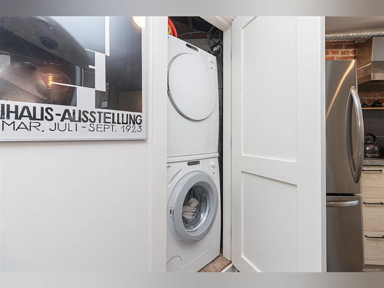 302-1407 Government Street, Victoria, BC, V8W 1Z1 - 36