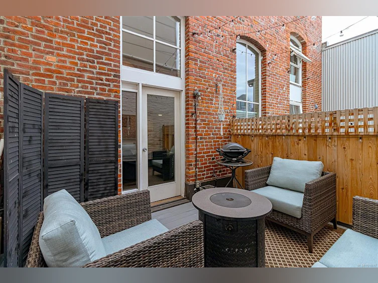 302-1407 Government Street, Victoria, BC, V8W 1Z1 - 23