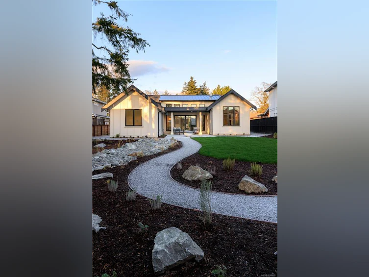 10210 Tsaykum Road, North Saanich, BC, V8L 5T6 - 44