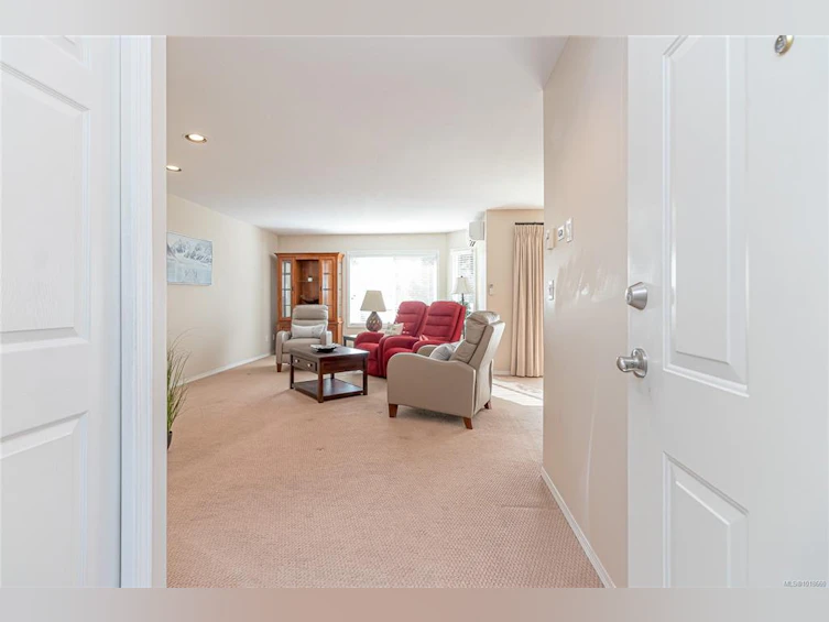 303-134 E Fifth Avenue, Qualicum Beach, BC, V9K 1Y7 - 20