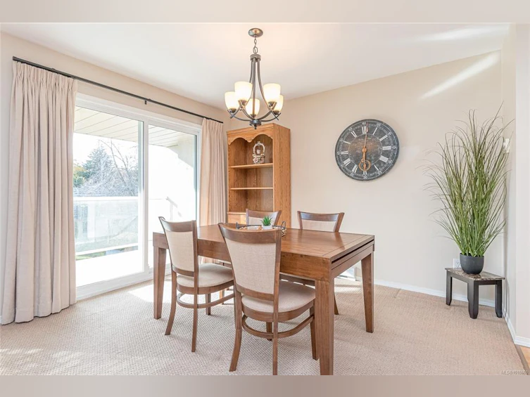 303-134 E Fifth Avenue, Qualicum Beach, BC, V9K 1Y7 - 5