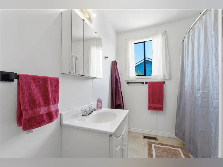 375 Bruce Avenue, Nanaimo, BC, V9R 3Y2 - 6