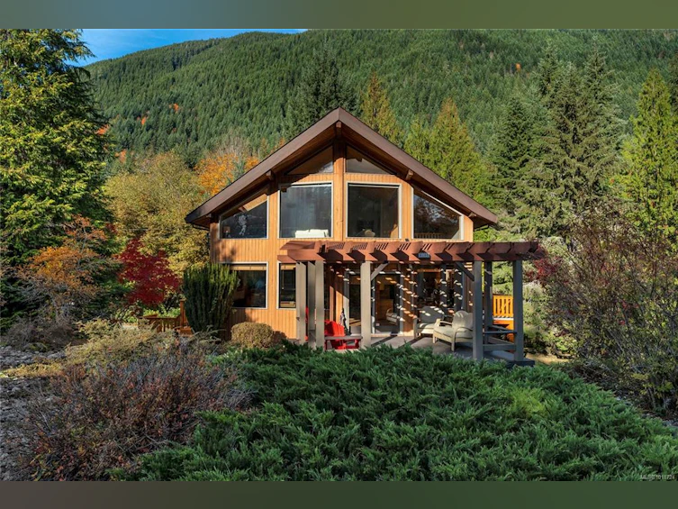 8105 Miracle Close, Youbou, BC, V0R 3E1 - 9