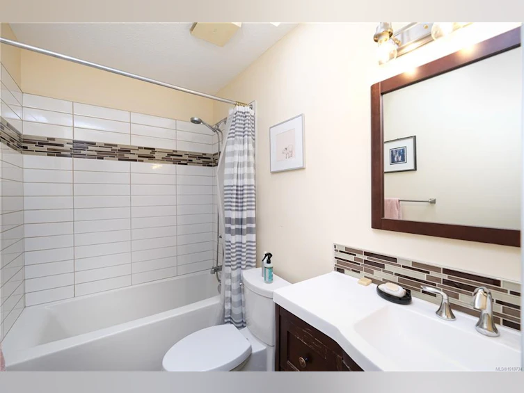 2741 Fairmile Road, Campbell River, BC, V9W 7L6 - 6