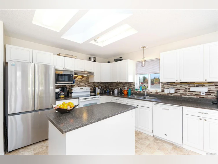2741 Fairmile Road, Campbell River, BC, V9W 7L6 - 3